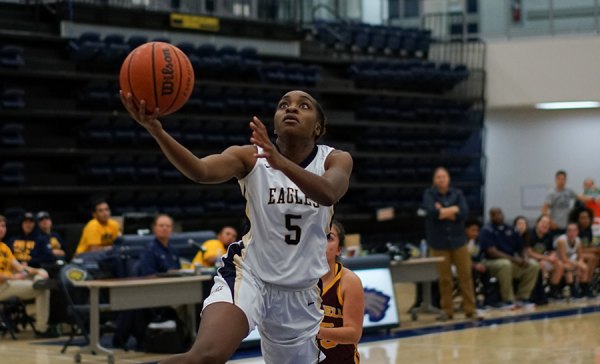 Fromer Lemoore Tiger Kiesha Loftin turned in a solid performance Friday night at the Don Warkentin Memorial Tournament at West Hills College.